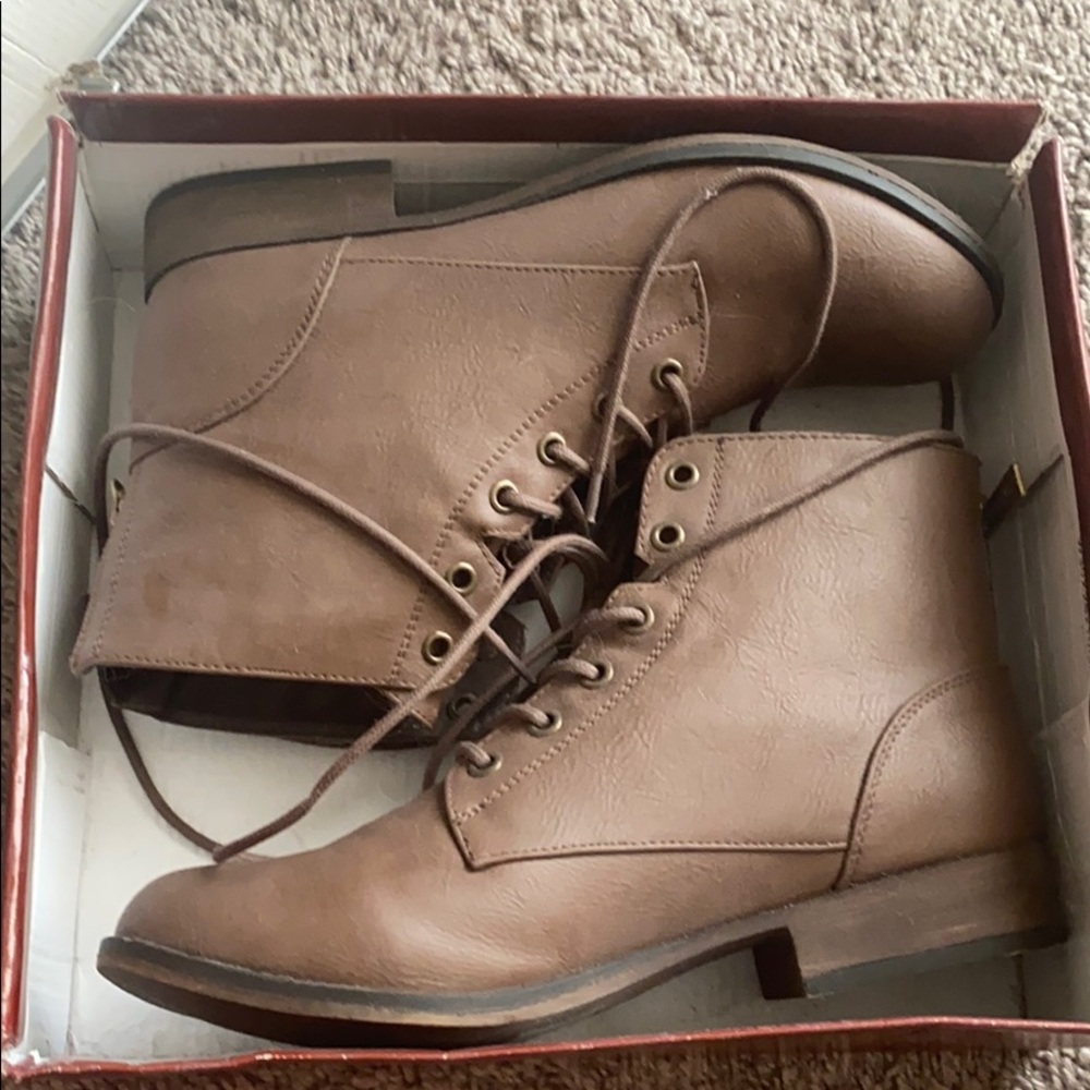 NWT Combat Boots